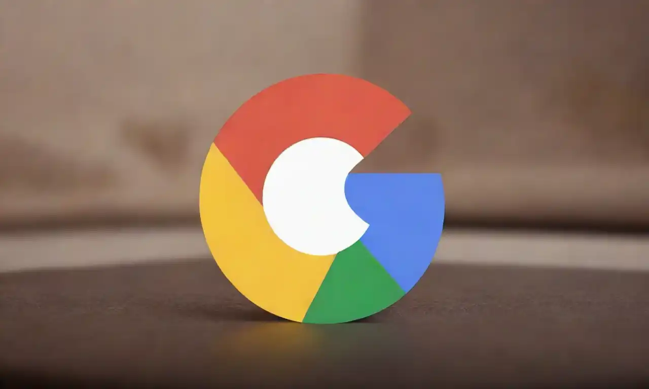 El logo de Google junto a un gráfico que ilustra objetivos y resultados clave (OKRs).